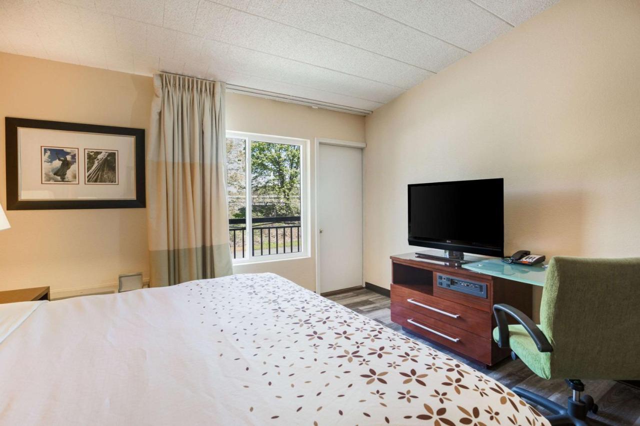 Fairmount Inn & Suites - Stroudsburg, Poconos Делавер-Вотер-Геп Екстер'єр фото